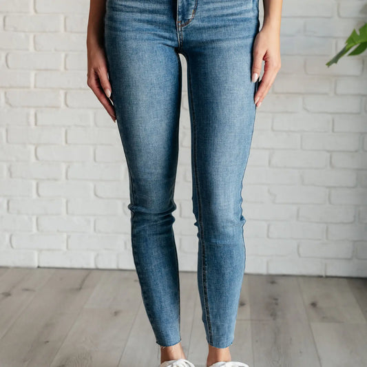 Judy Blue Tummy Control Skinny Jeans in Vintage Wash